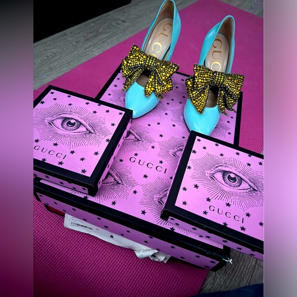 Gucci heels ๐  with bow ๐ - Picture 2 of 10